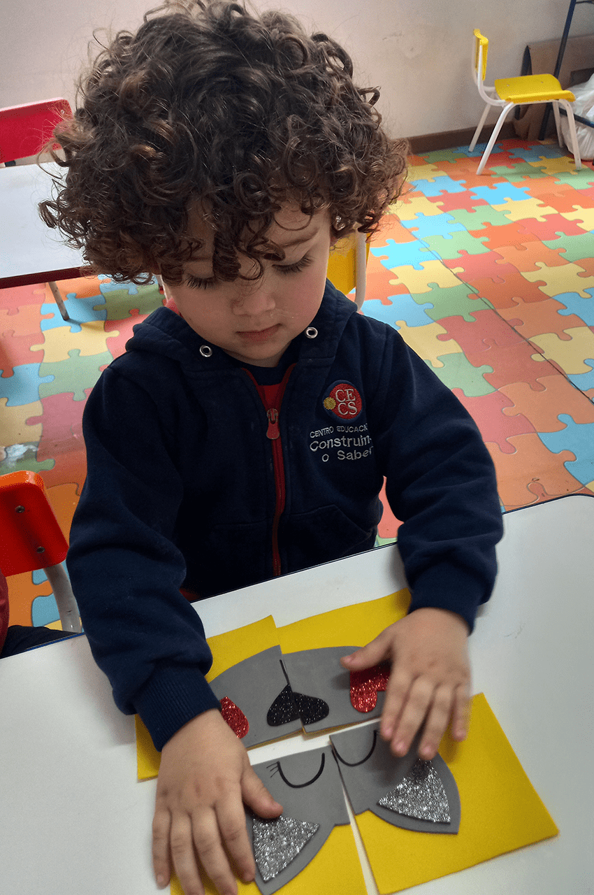 Escola de Educação Infantil Lápis de Cor - 🧩Montar um quebra-cabeça não é  apenas um jogo simples ou entretenimento, mas é acompanhado por um processo  de pensamento, concentração e resiliência. . Além