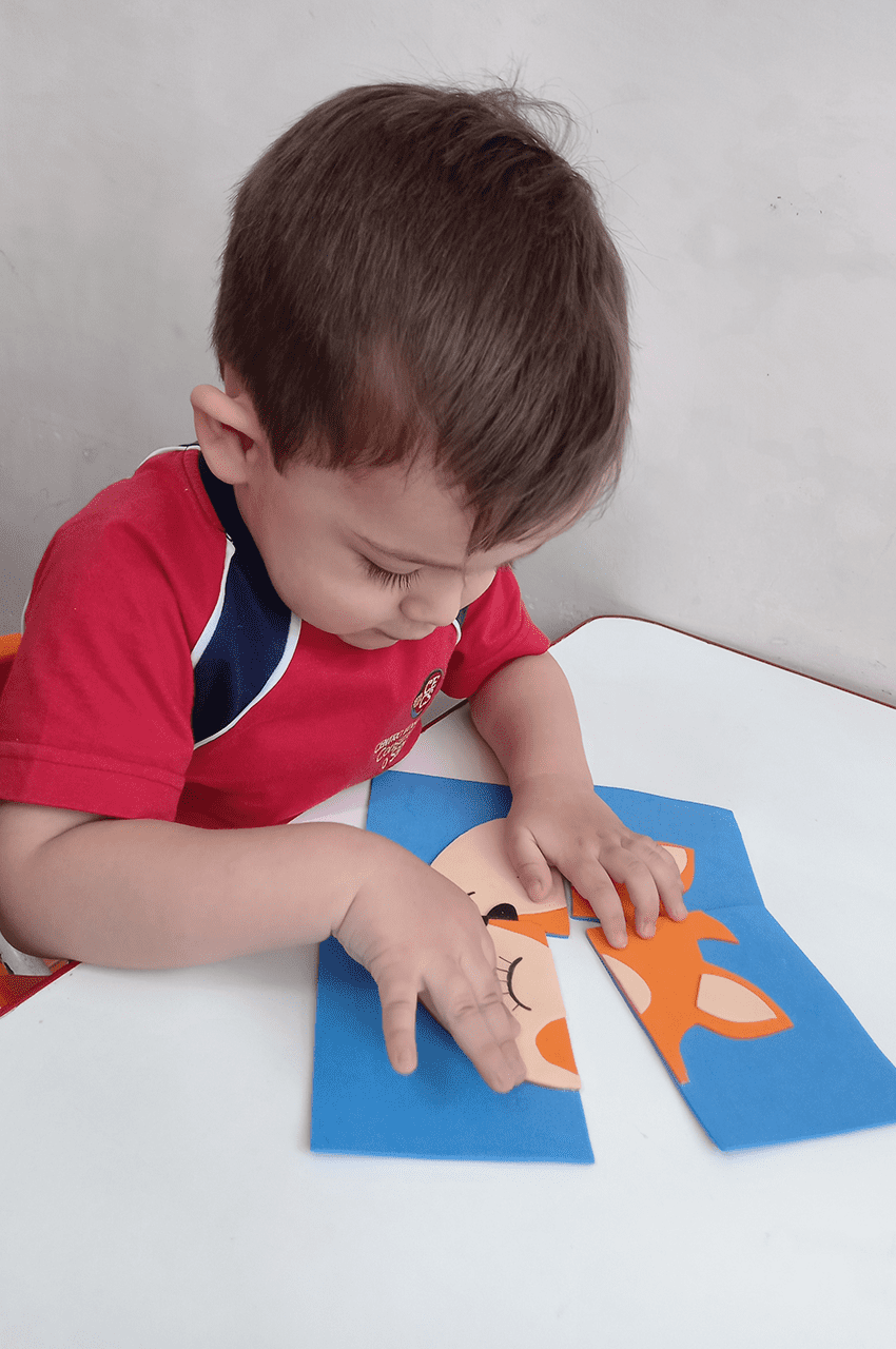 Escola de Educação Infantil Lápis de Cor - 🧩Montar um quebra-cabeça não é  apenas um jogo simples ou entretenimento, mas é acompanhado por um processo  de pensamento, concentração e resiliência. . Além